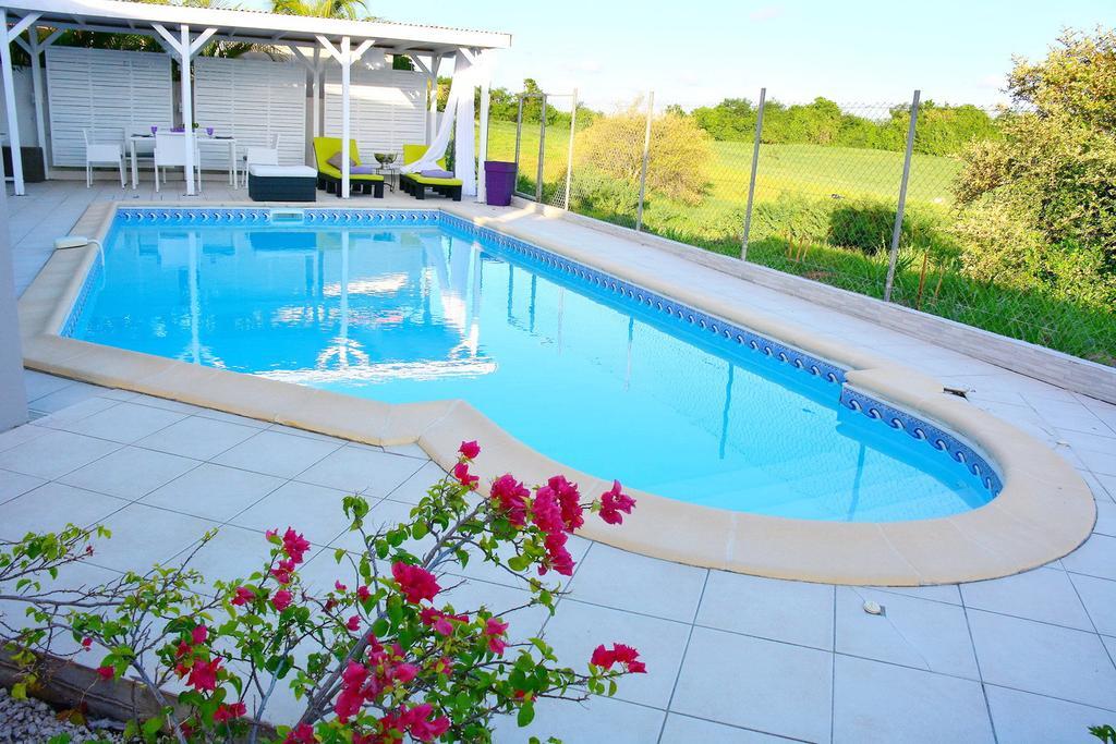 Villa Améthyste avec grande piscine privée, jardin clos, parking privé Le Robert Exterior foto